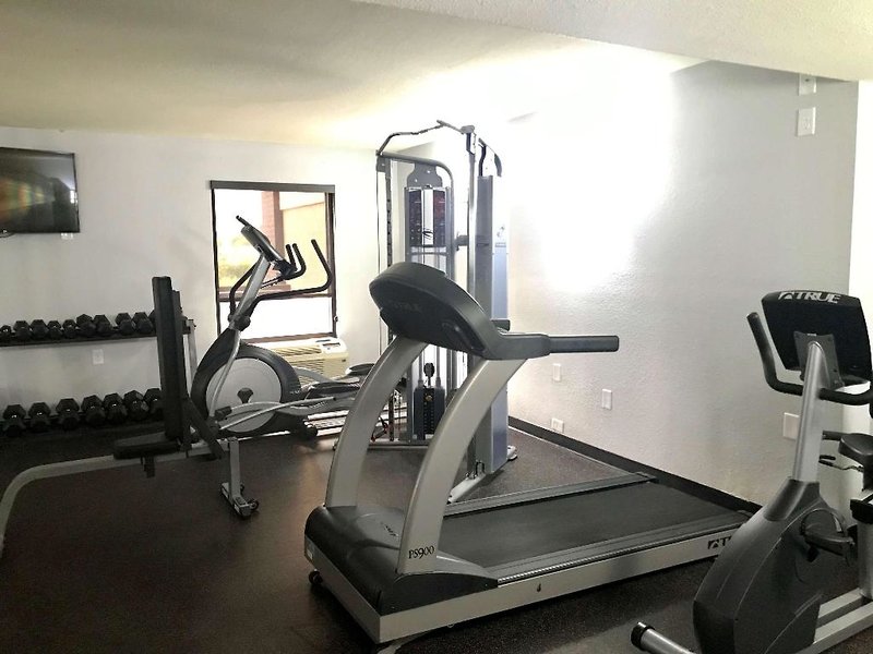 Best Western Plus Jonesboro Inn & Suites