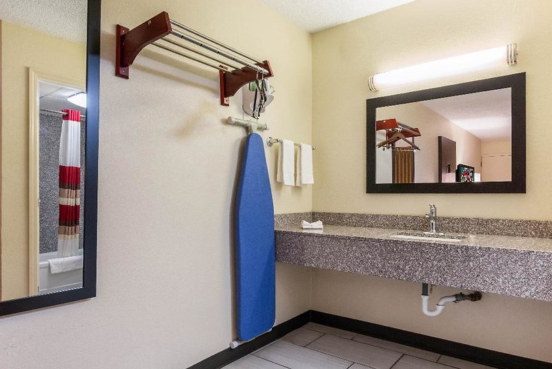 Red Roof Inn Cincinnati Airport–Florence/ Erlanger 2