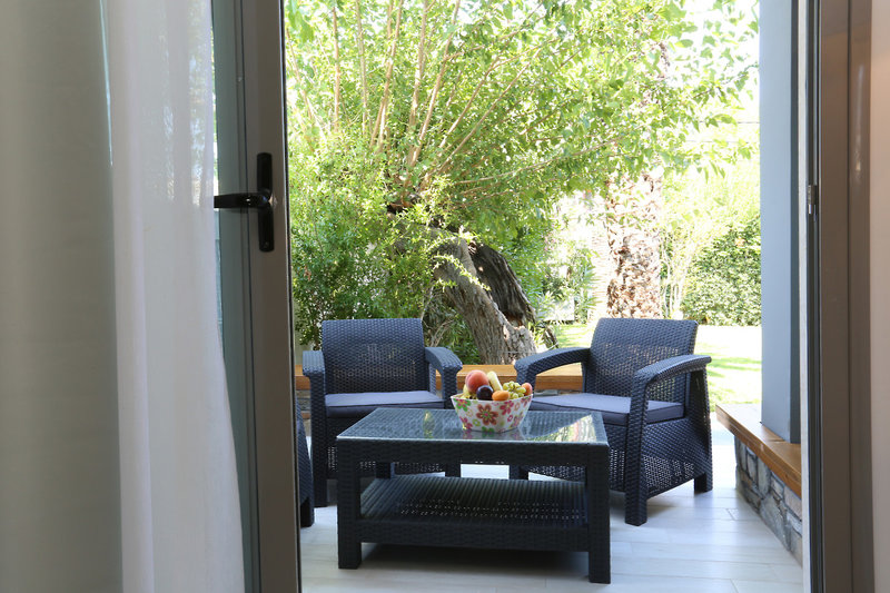 Dionysos Hotel & Suites 10