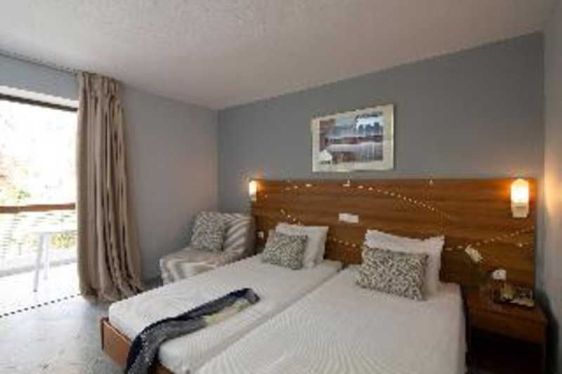 Dionysos Hotel & Suites 8