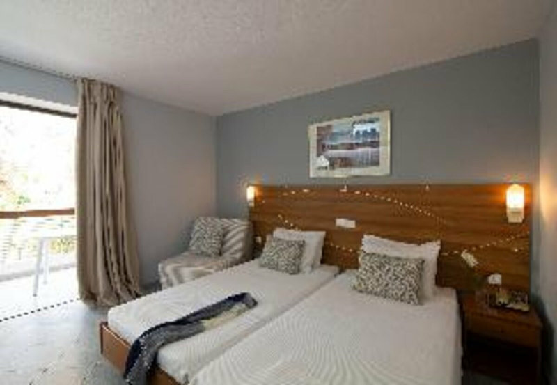 Dionysos Hotel & Suites 10