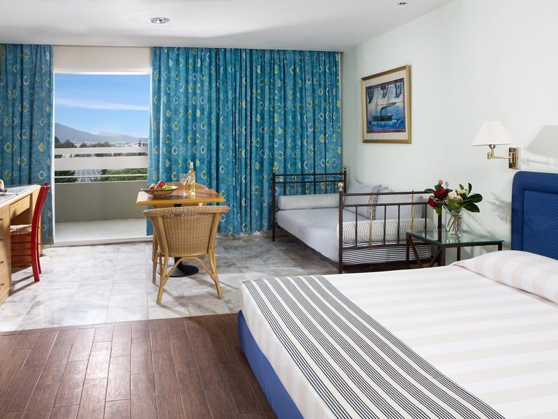 Dionysos 43 - Room Example