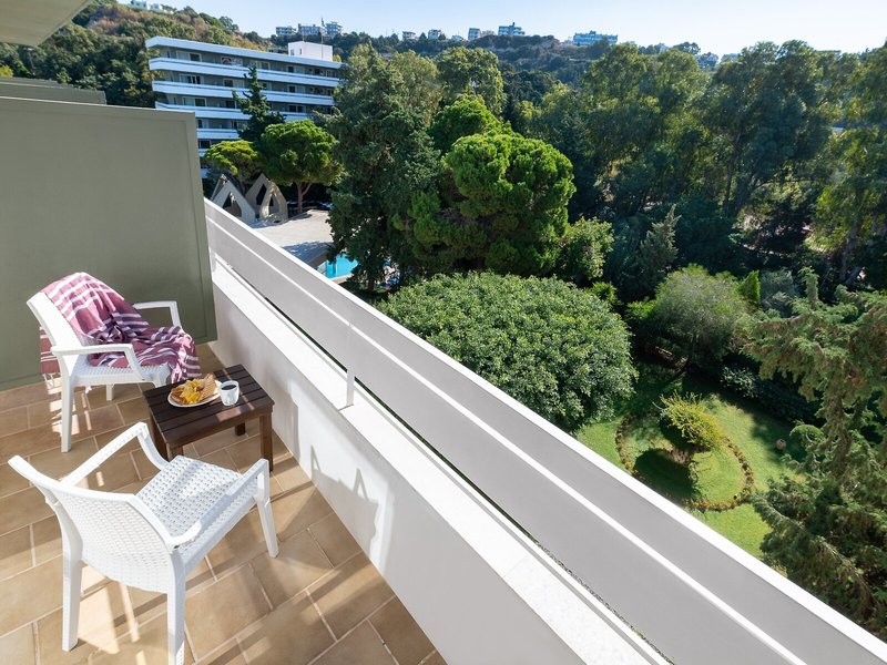 Dionysos 49 - Terrace