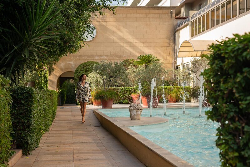 Dionysos Hotel 9