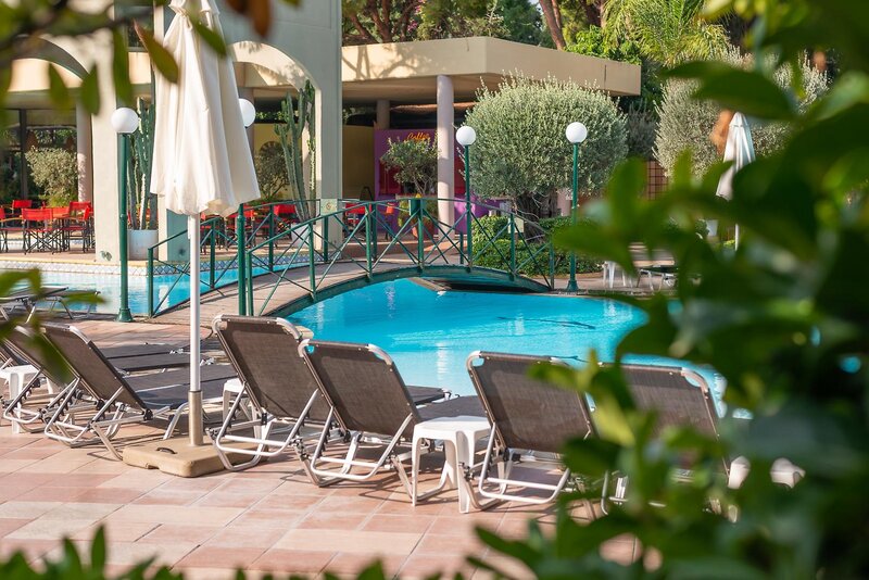 Dionysos Hotel 24