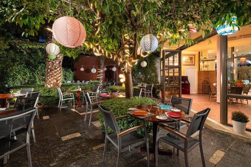 Dionysos Hotel 33