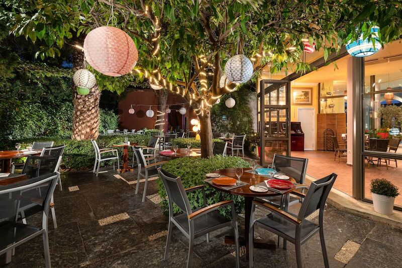 Dionysos Hotel 61
