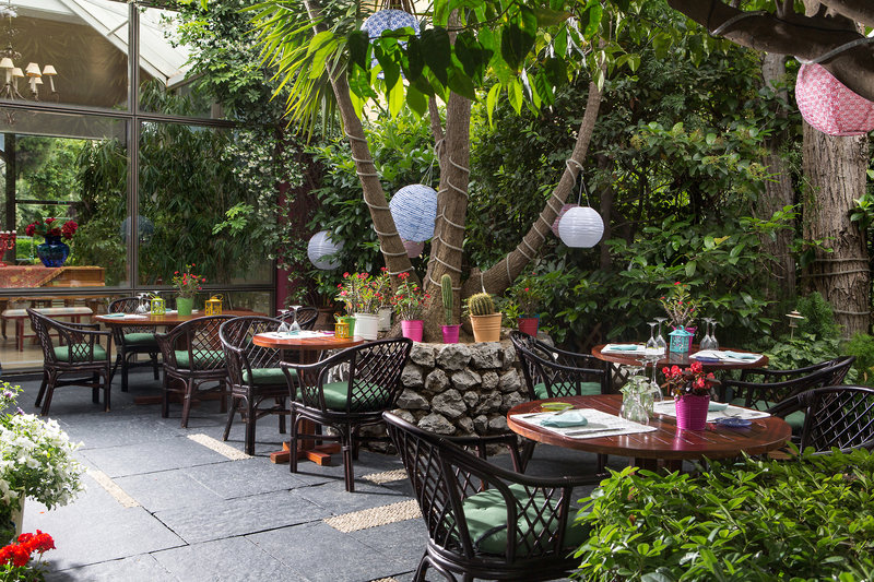 Dionysos Hotel 62