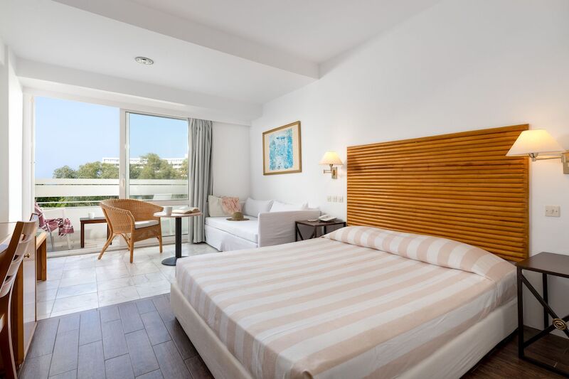 Dionysos Hotel 66