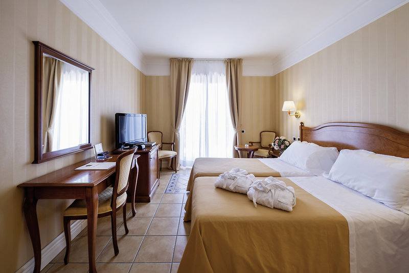 Dioscuri Bay Palace 8