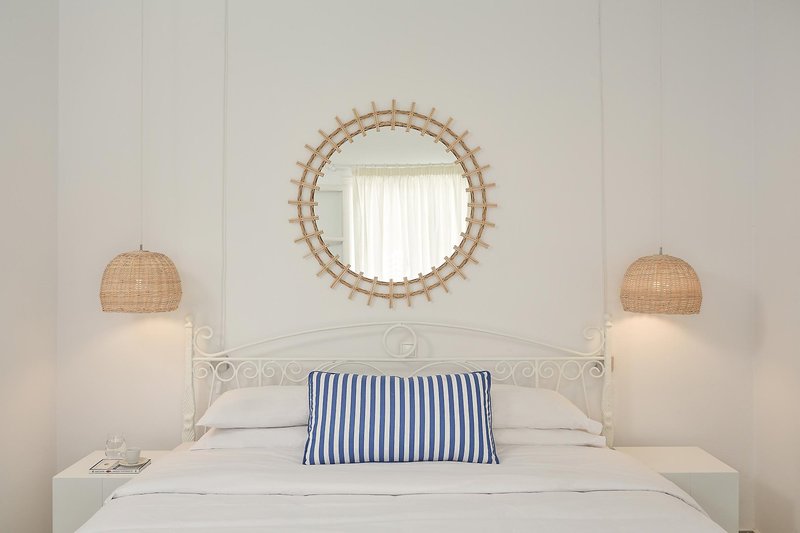 Mr & Mrs White Tinos 2