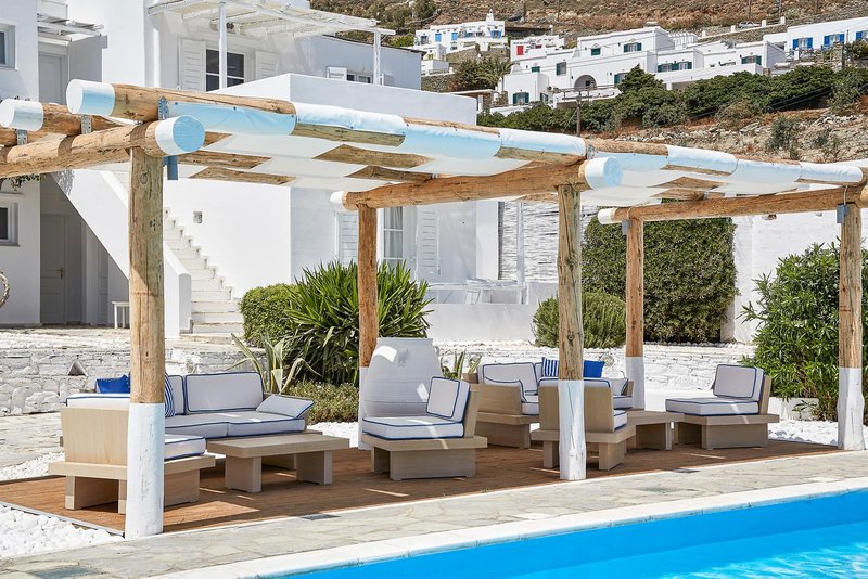 Mr & Mrs White Tinos 4