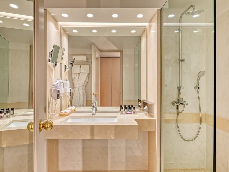 Divani Caravel 32