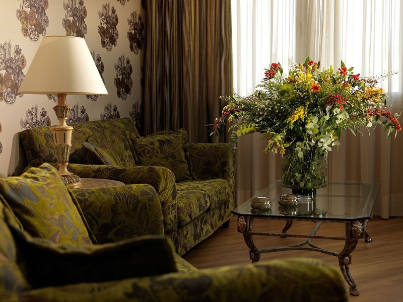 Divani Caravel 48