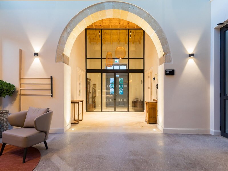 Hotel Indigo Larnaca 16 - Exterior