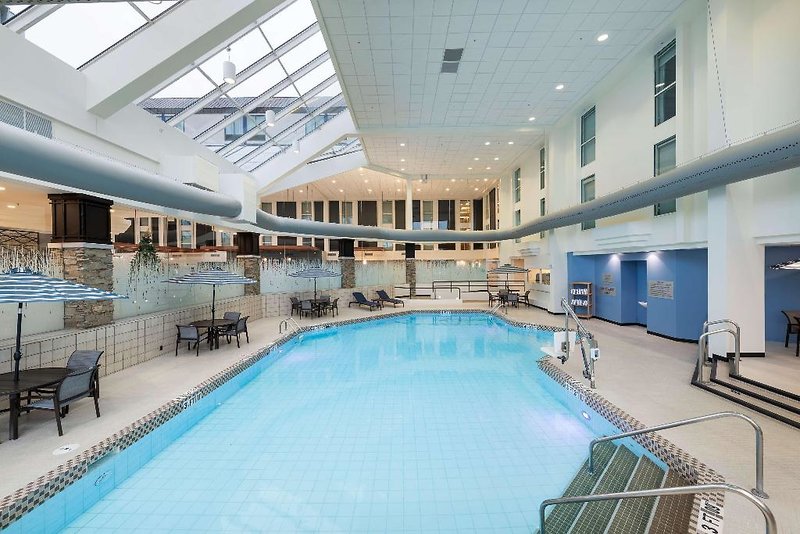 Crowne Plaza Hotel Madison 5