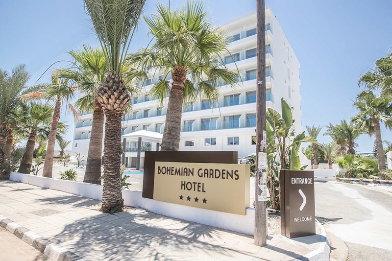 Bohemian Gardens Hotel 9