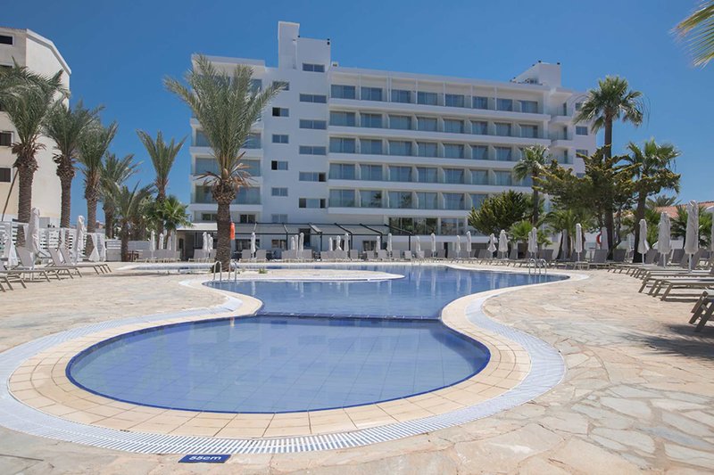 Bohemian Gardens Hotel 10