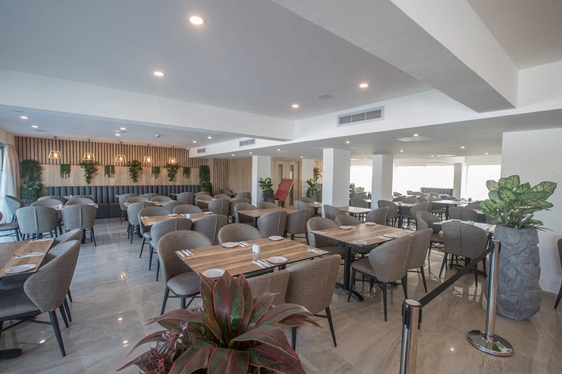 Bohemian Gardens Hotel 14