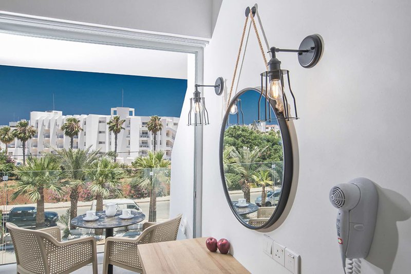 Bohemian Gardens Hotel 24