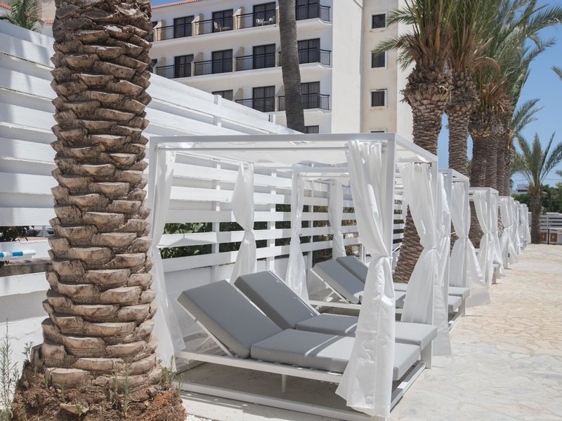 Bohemian Gardens Hotel 5