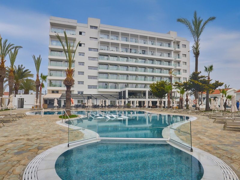 Bohemian Gardens Hotel 9