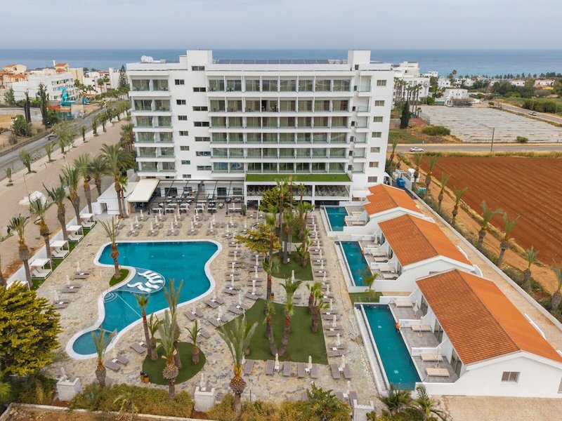 Bohemian Gardens Hotel 15