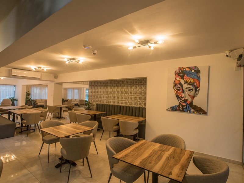 Bohemian Gardens Hotel 19