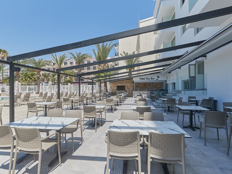 Bohemian Gardens Hotel 24
