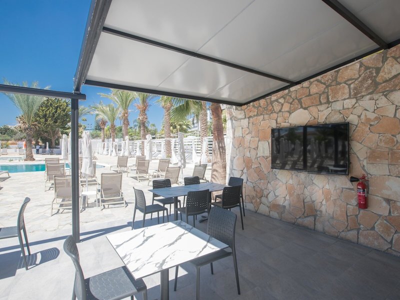 Bohemian Gardens Hotel 26