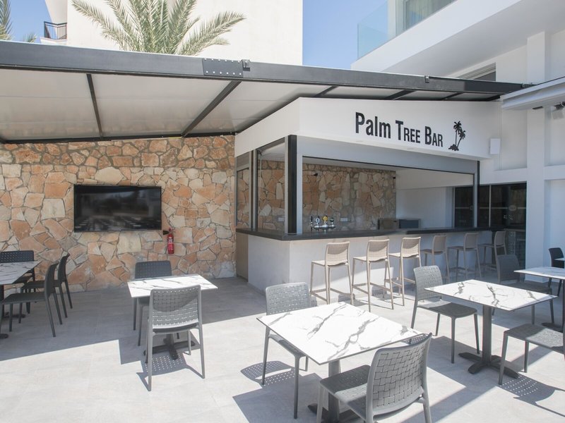 Bohemian Gardens Hotel 27