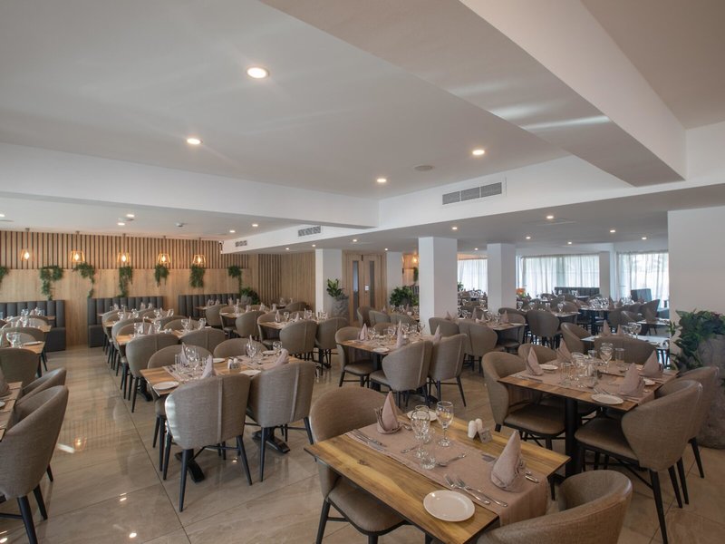Bohemian Gardens Hotel 42