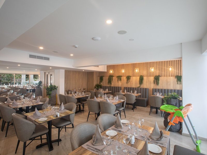 Bohemian Gardens Hotel 43