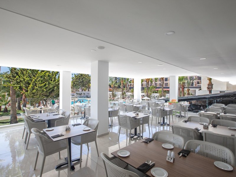 Bohemian Gardens Hotel 44