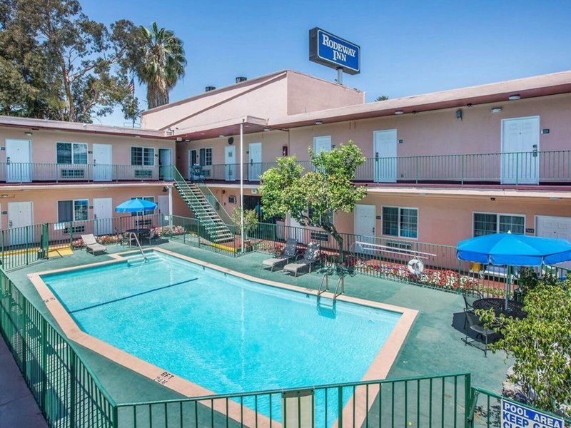 Rodeway Inn 5