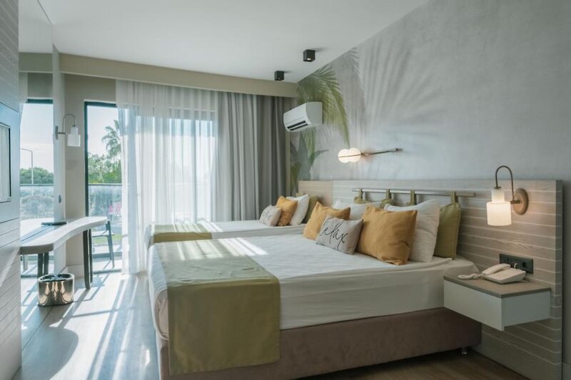 Side Square Hotel 10