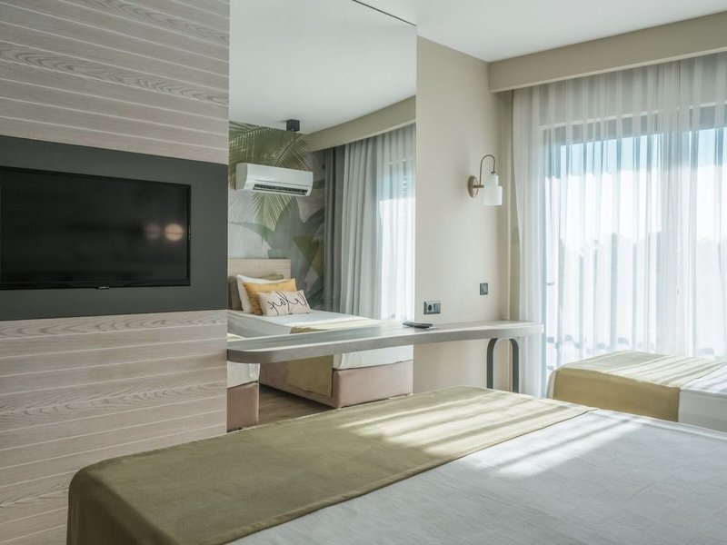 Side Square Hotel 22