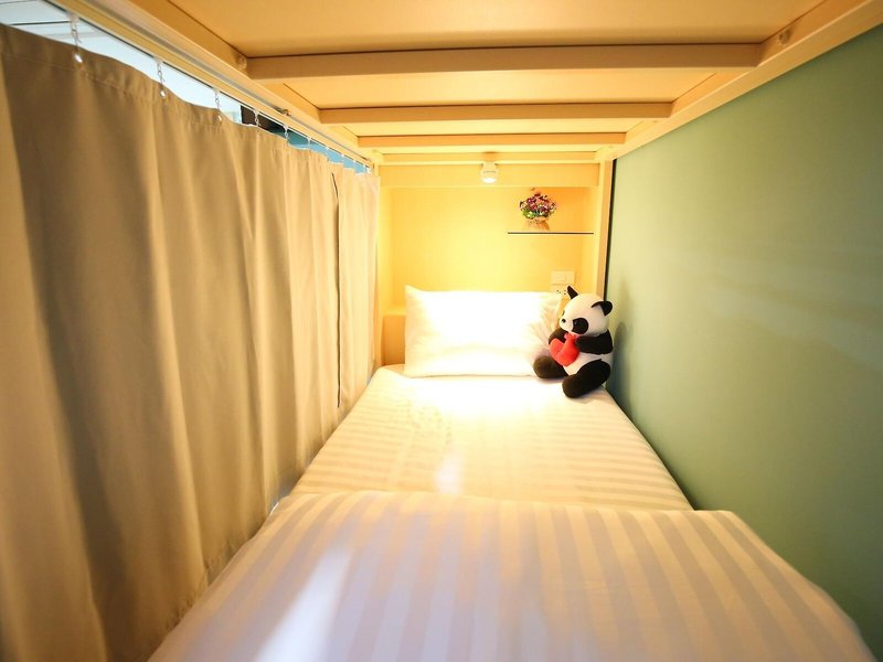 Lucky Panda Hotel 10