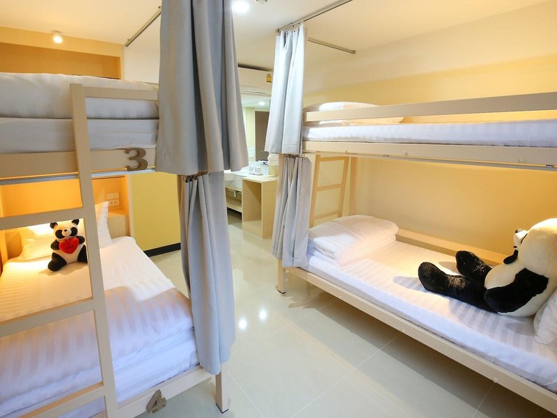 Lucky Panda Hotel 18