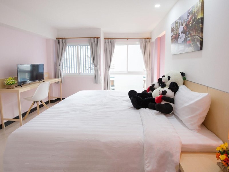 Lucky Panda Hotel 19
