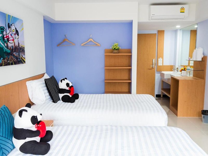 Lucky Panda Hotel 36