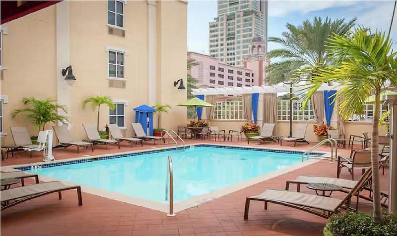 Hampton Inn & Suites St. Petersburg Downtown 1