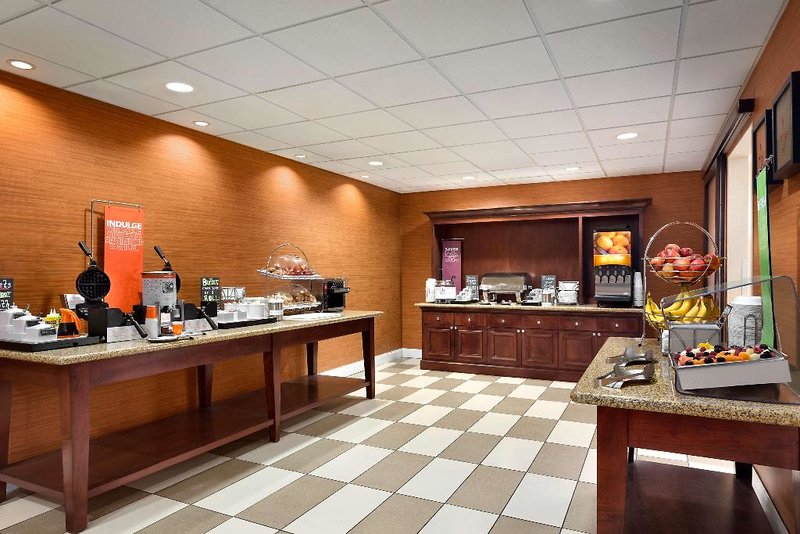 Hampton Inn and Suites Largo 1
