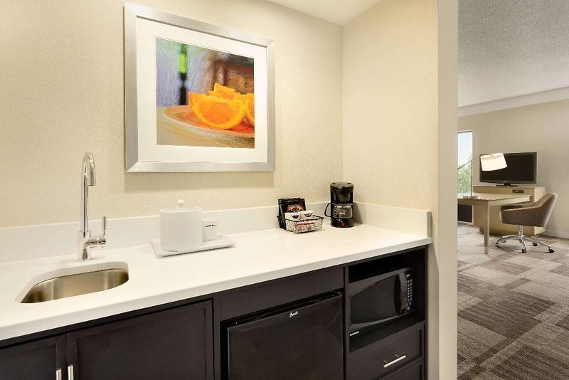 Hampton Inn and Suites Largo 2