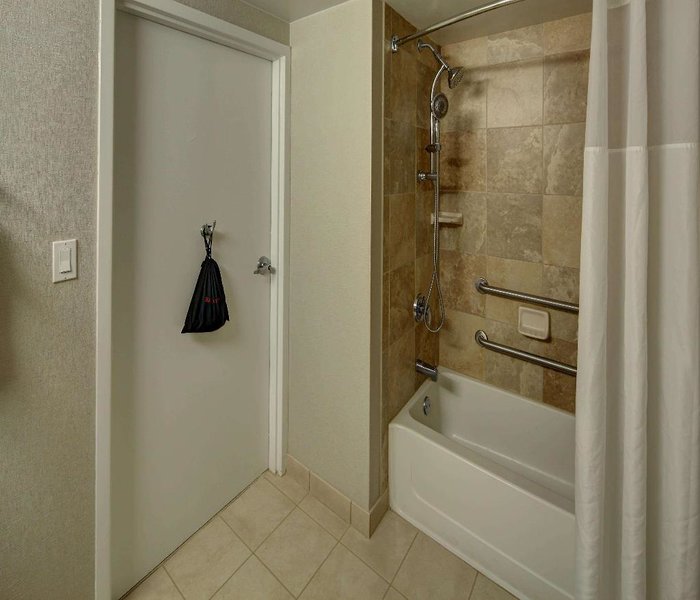 Hampton Inn Miami Coconut Grove/Coral Gables 7