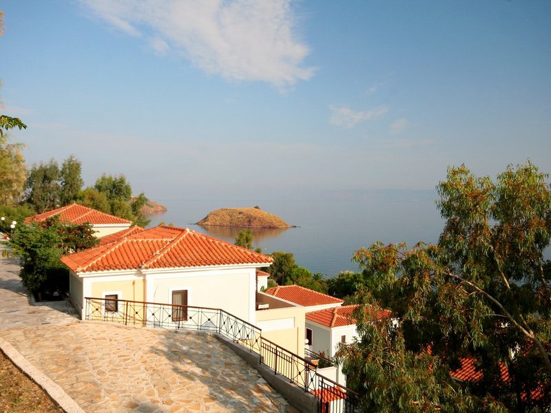 Clara Resort Hotel & Bungalow 2