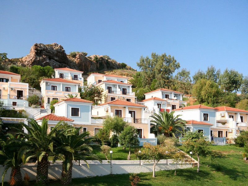 Clara Resort Hotel & Bungalow 3