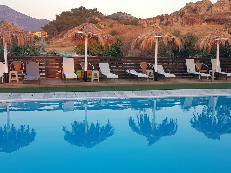 Clara Resort Hotel & Bungalow 7