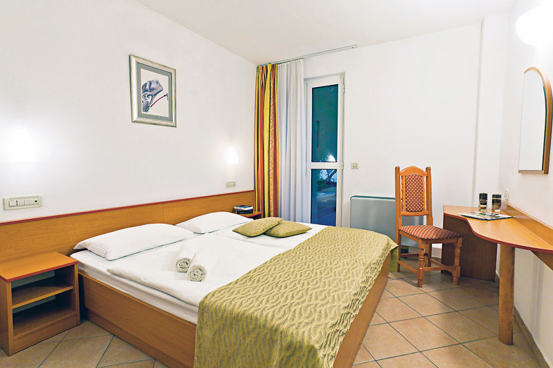 Drazica Resort - Hotel Drazica / Villa Lovorka / Dep. Tamaris 10 - Room Example