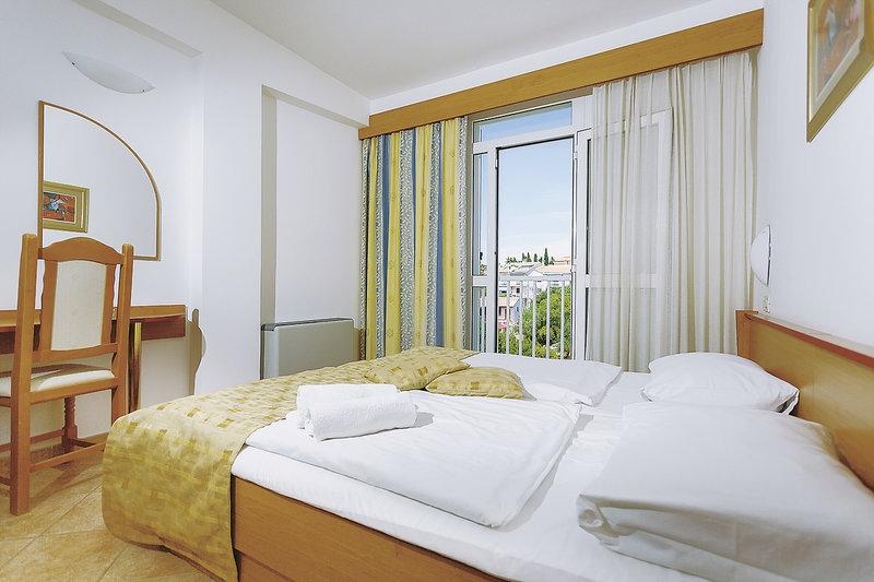 Drazica Resort - Hotel Drazica / Villa Lovorka / Dep. Tamaris 12 - Room Example